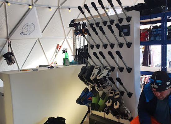 romania/poiana-brasov/shop/eden-ski-snowboard-rental-centre-centru-inchiriere-echipament-ski-si-snowboard-poiana-brasov