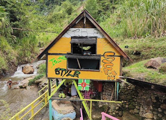 dominica/saint-andrew/shop/screw-s-sulfur-spas