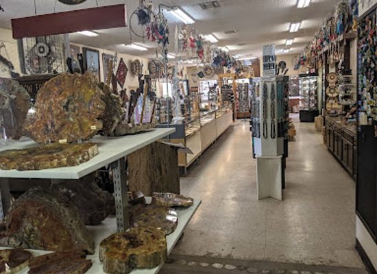 arizona/petrified-forest-national-park/shop/petrified-forest-gift-shop