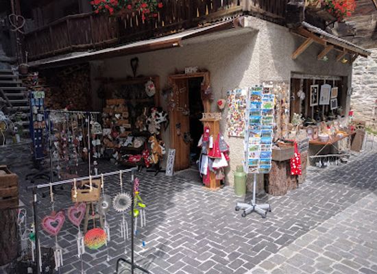 switzerland/valais/shop/la-de-tott-souvenir-shop