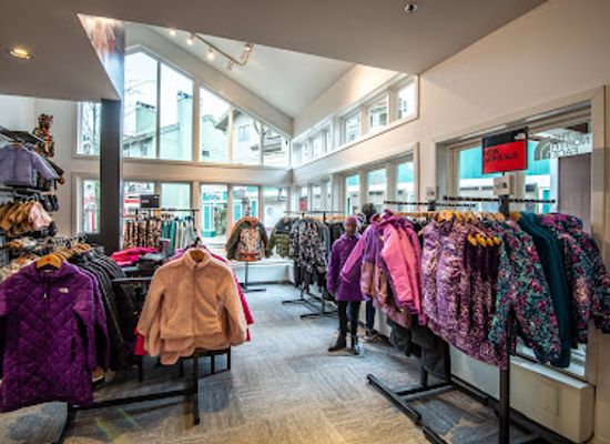 vermont/mount-equinox/shop/the-north-face-summit-shop-at-stratton
