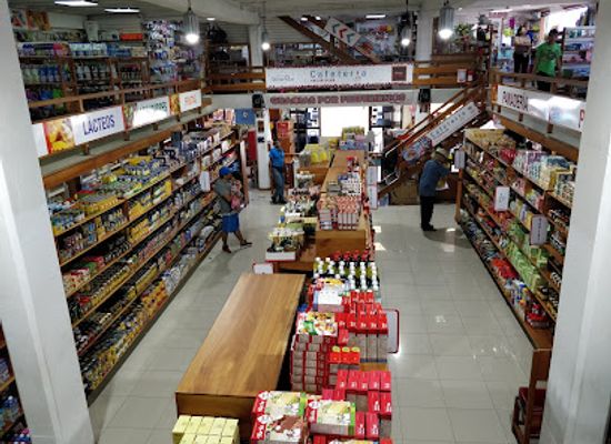 ecuador/puerto-ayora/shop/proinsular-market