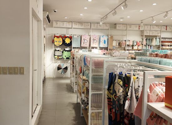 suriname/moengo/shop/miniso