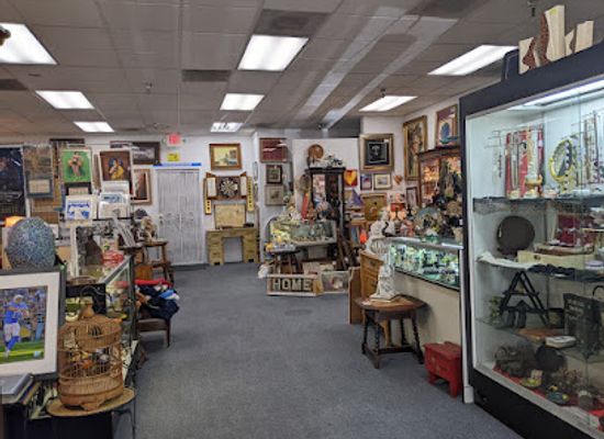 california/oceanside/shop/oceanside-antiques-collectibles
