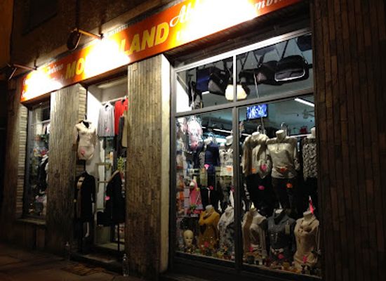 italy/turin/san-salvario/shop/moda-e-land-abbigliamento-uomo-donna-e-bimbi-casalinghi-bigiotteria-tenda-accessori-varie