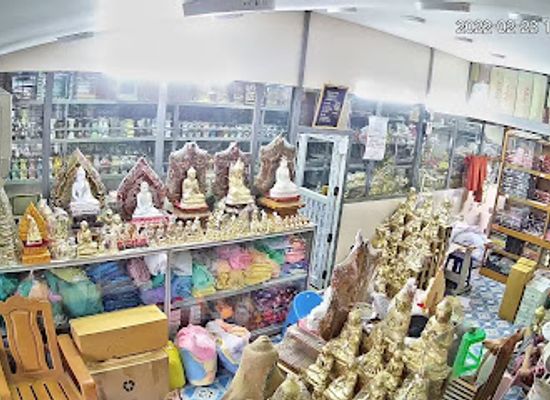 myanmar-burma/kyaiktiyo/shop/ekarit-monk-s-religious-goods-shop