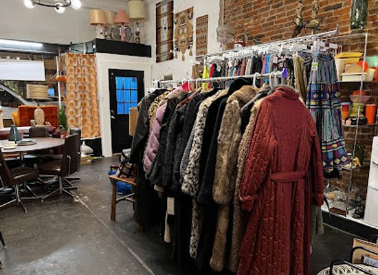 kansas/kansas-city/westport/shop/pop-vintage-furniture-and-accessories