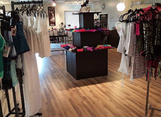 maine/androscoggin-county/shop/sasha-lee-s-romance-boutique