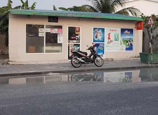 maldives/addu-city/shop/enzo-store