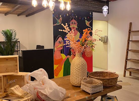 oman/al-hajar-ash-sharqi/shop/zaree-khasab-souvenirs-shop