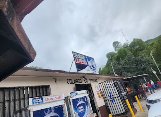 puerto-rico/la-cordillera-central/shop/colmado-la-piedra
