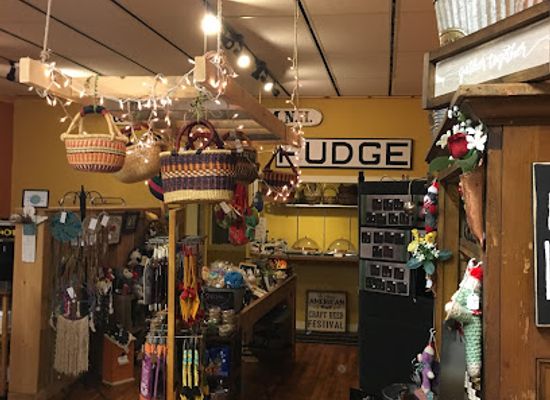 new-hampshire/carroll-county/shop/doogan-s-gift-shop