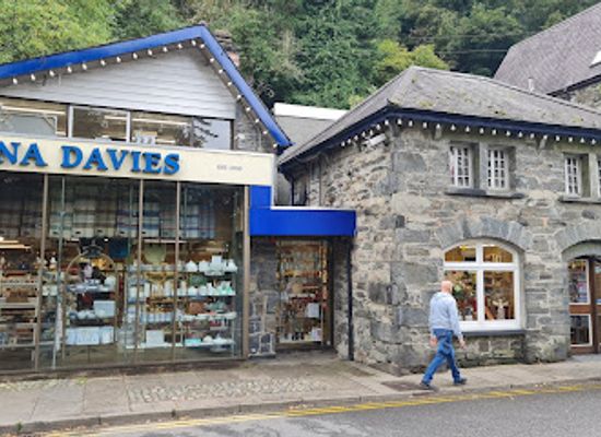 united-kingdom/snowdonia-national-park/shop/anna-davies-betws-y-coed-ltd