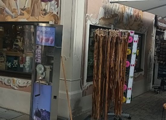 germany/oberammergau/shop/souvenir-medaille-automat