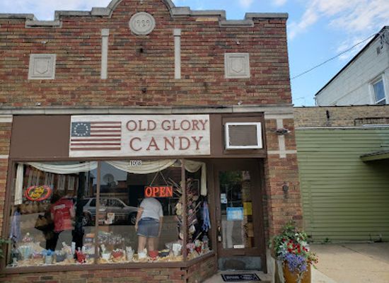 wisconsin/menominee-reservation/shop/old-glory-candy