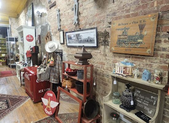 ohio/zanesville/shop/felumlee-s-timeless-treasures