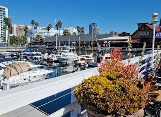 california/costa-mesa/shop/shoreline-village