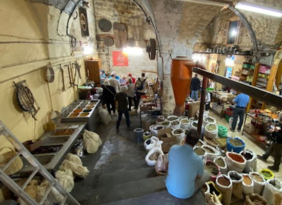 israel/nazareth/shop/tavlinim-mahaglil-tariim-ikvtyim-albavor-bbeit-shel-toni-nazrat