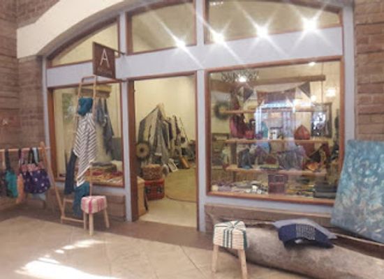 malawi/dzalanyama-forest-reserve/shop/the-artisan-shop