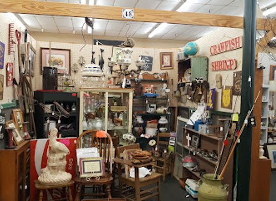 louisiana/red-river-valley/shop/false-river-anique-mall