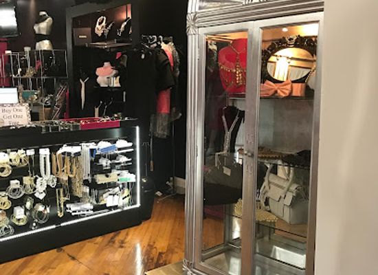 virginia/danville/shop/glitz-glamour-boutique