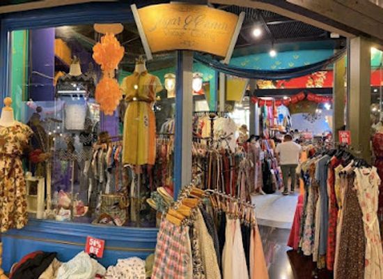thailand/bangkok/sukhumvit/shop/women-s-vintage-clothing-by-sugar-cream-vintage