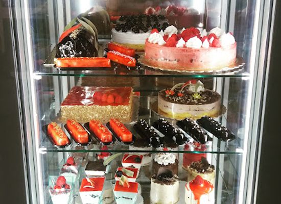 italy/lunigiana/shop/iceberg-caffetteria-gelateria-pasticceria-food-drink