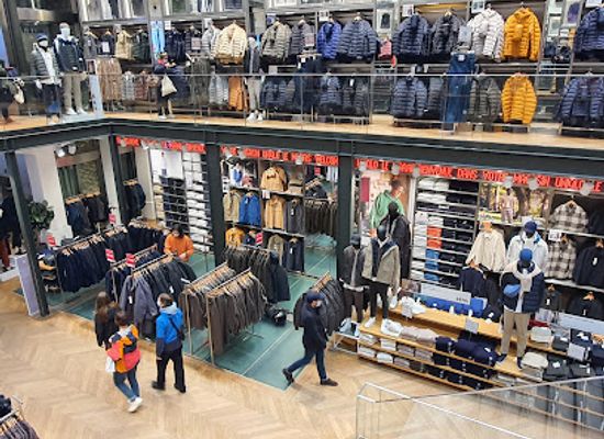france/paris/le-marais/shop/uniqlo