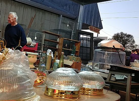 louisiana/chenier-plain/shop/cajun-flea-market-auction