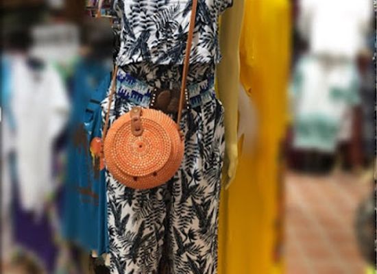 tanzania/stone-town/mizingani-seafront/shop/chimlo-s-boutique-peace-love-corner