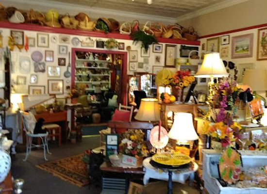 connecticut/central-connecticut/shop/cindy-s-unique-shop
