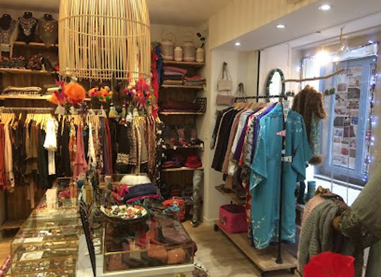 france/nimes/shop/les-voyages-de-victoria