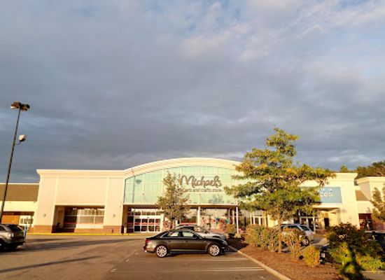 massachusetts/western-massachusetts/shop/the-center-at-hobbs-brook
