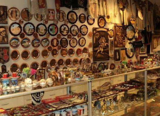 albania/laberia/shop/souvenire-kruja