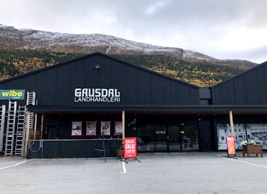 norway/jotunheimen-national-park/shop/gausdal-landhandleri-lom