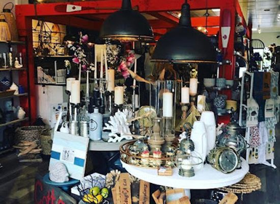 canada/haliburton-highlands/shop/up-river-trading-co