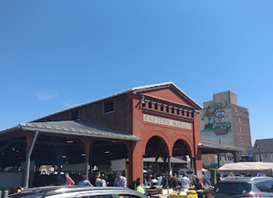 michigan/detroit/eastern-market/shop/rocky-s-historic-eastern-market