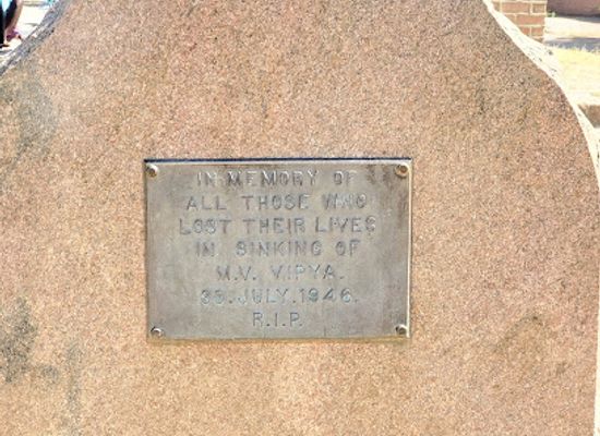 malawi/mangochi-lakeshore/shop/mangochi-war-memorial-tower