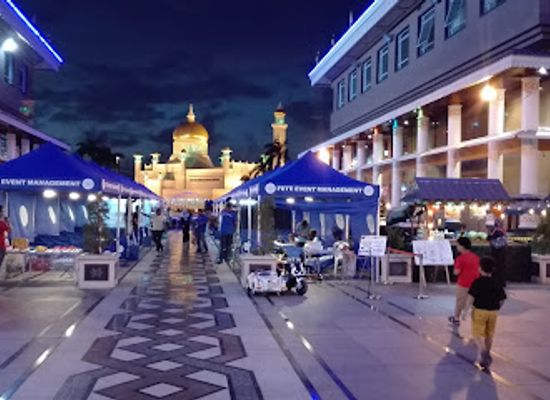 brunei/kampong-ayer/shop/hua-ho-yayasan