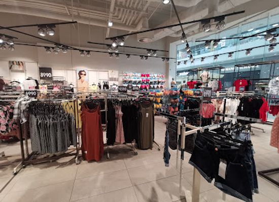 kazakhstan/nur-sultan/khan-shatyr-entertainment-center/shop/new-yorker