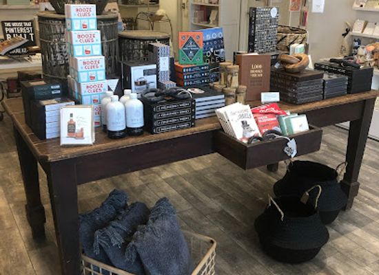 illinois/northwestern-illinois/shop/smitten-boutique