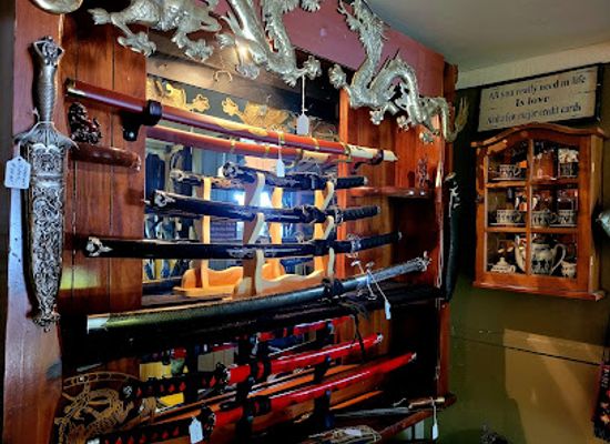 maine/oxford-county/shop/bennett-s-antiques-collectibles