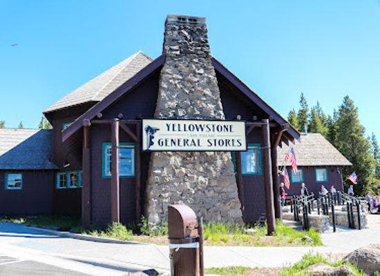 wyoming/yellowstone-national-park/shop/lake-general-store