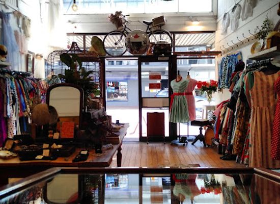 new-zealand/dunedin/shop/two-squirrels-vintage-emporium
