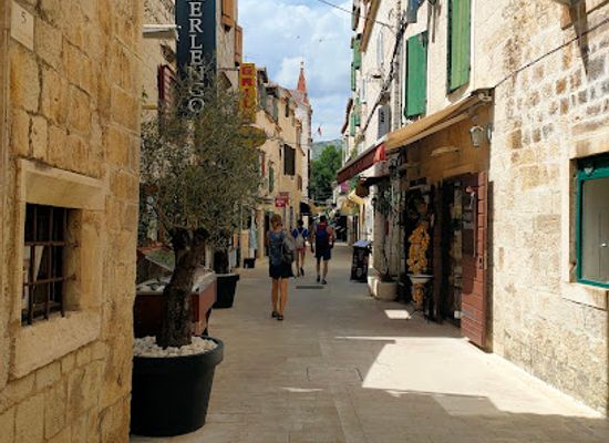croatia/trogir/shop/blanc-du-nil-trogir