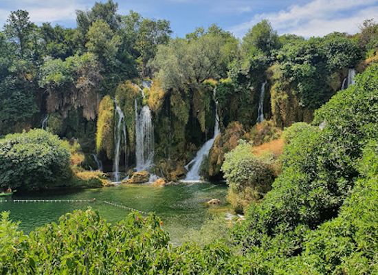 bosnia-and-herzegovina/west-herzegovina-canton/shop/kravica-waterfall