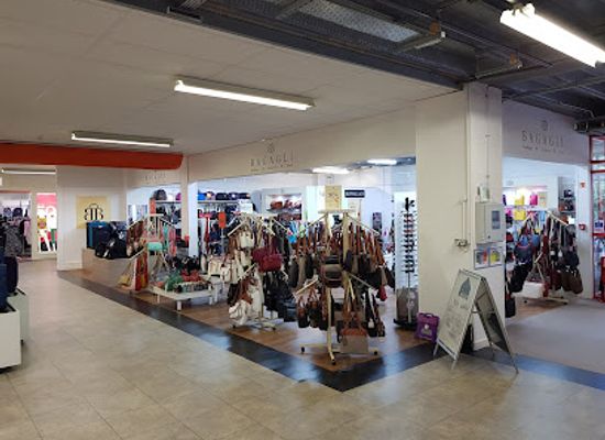 united-kingdom/herefordshire/shop/labels-shopping