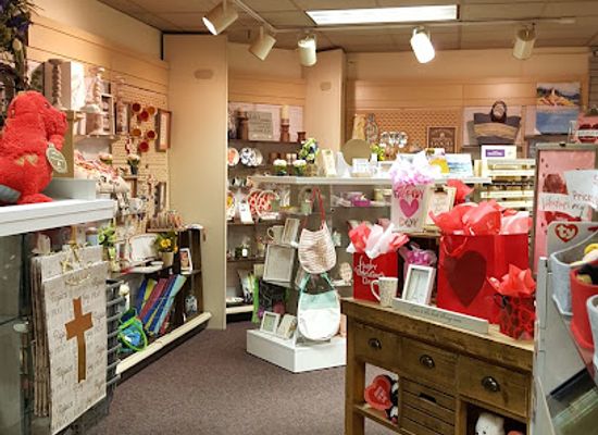 illinois/oak-lawn/shop/katie-s-hallmark-shop