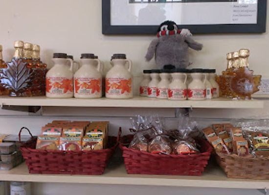new-york/adirondack-mountains/shop/the-community-store