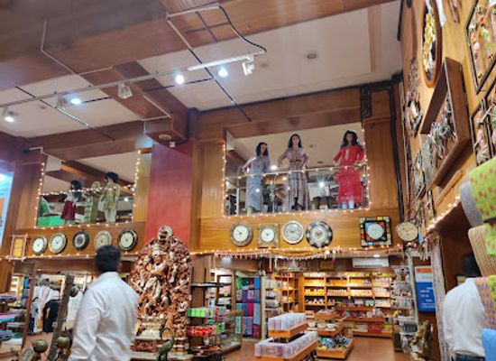 india/north-india/shop/the-bombay-store-p-m-road-fort-mumbai
